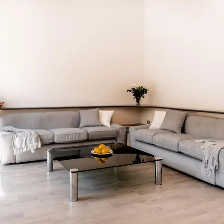 Casa Balbianella - By Lovecomo Лено